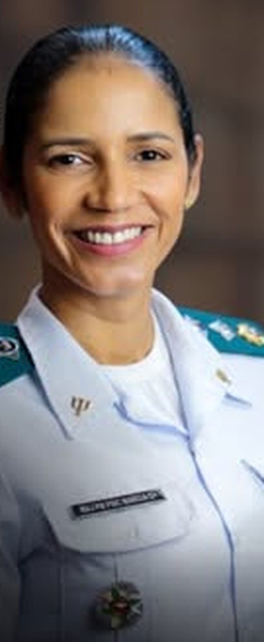 Major Marcia Nascimento, psicóloga da Polícia Militar de Rondônia, fardada.